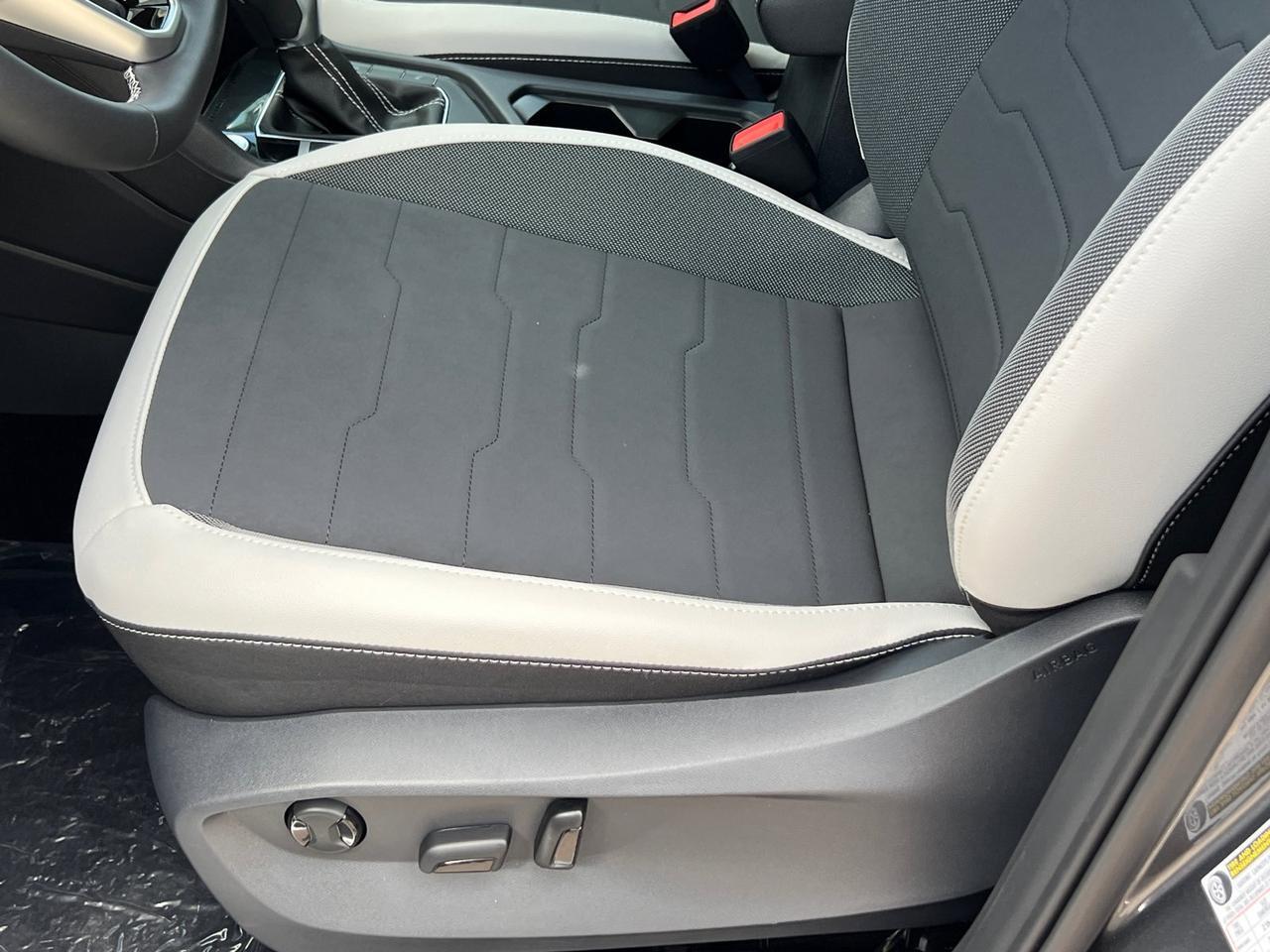 2025 Volkswagen Taos 1.5T SE Hagerstown MD