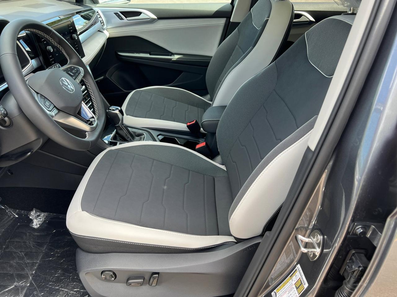2025 Volkswagen Taos 1.5T SE Hagerstown MD