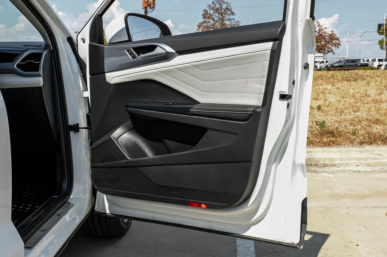 2025 Volkswagen Taos 1.5T SEL Richardson TX