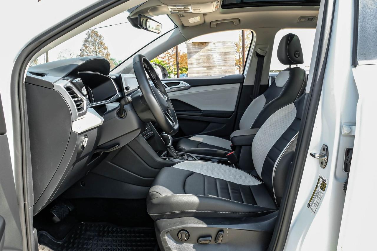 2025 Volkswagen Taos 1.5T SEL Richardson TX