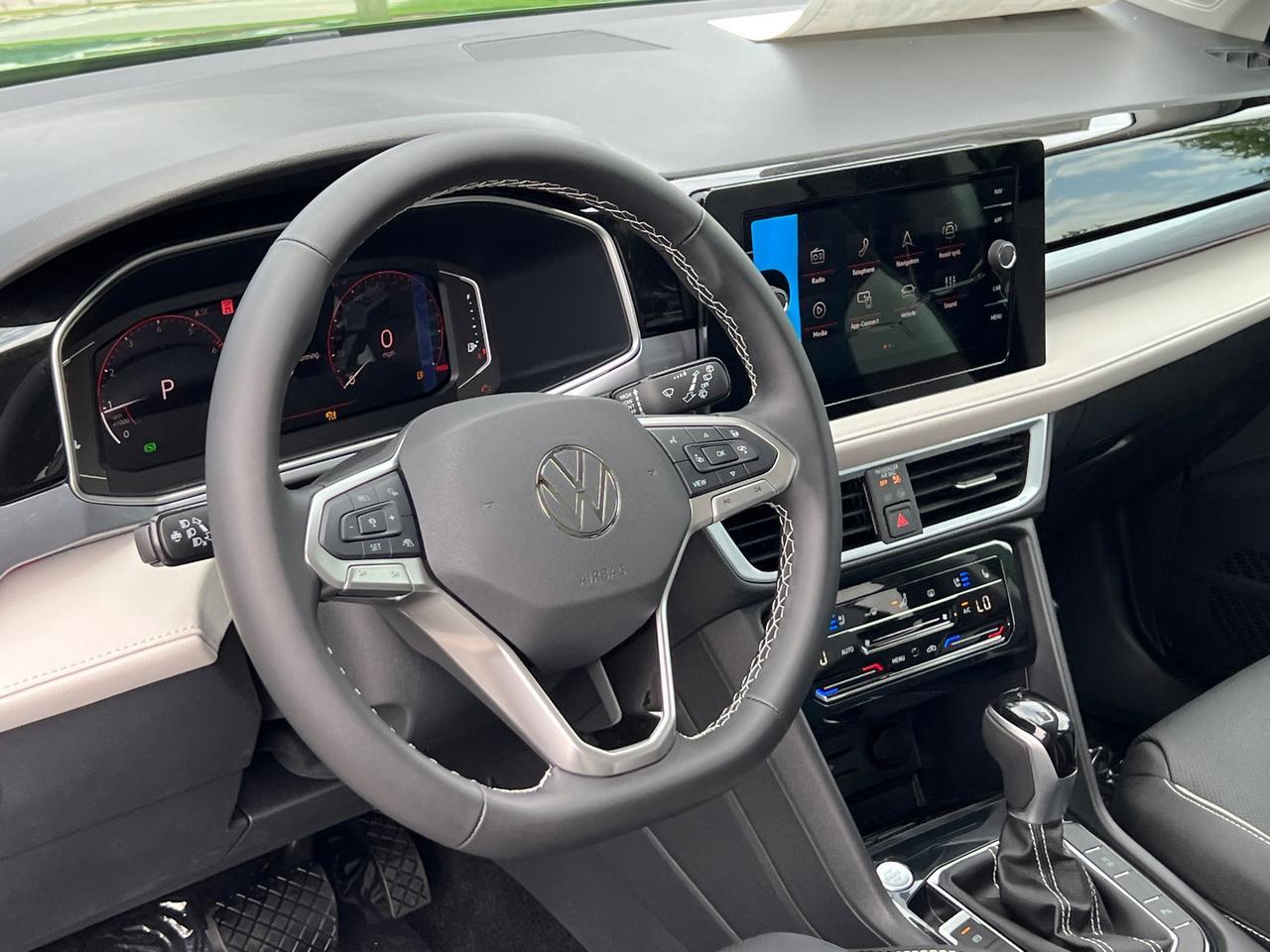 2025 Volkswagen Taos 1.5T SEL Hagerstown MD