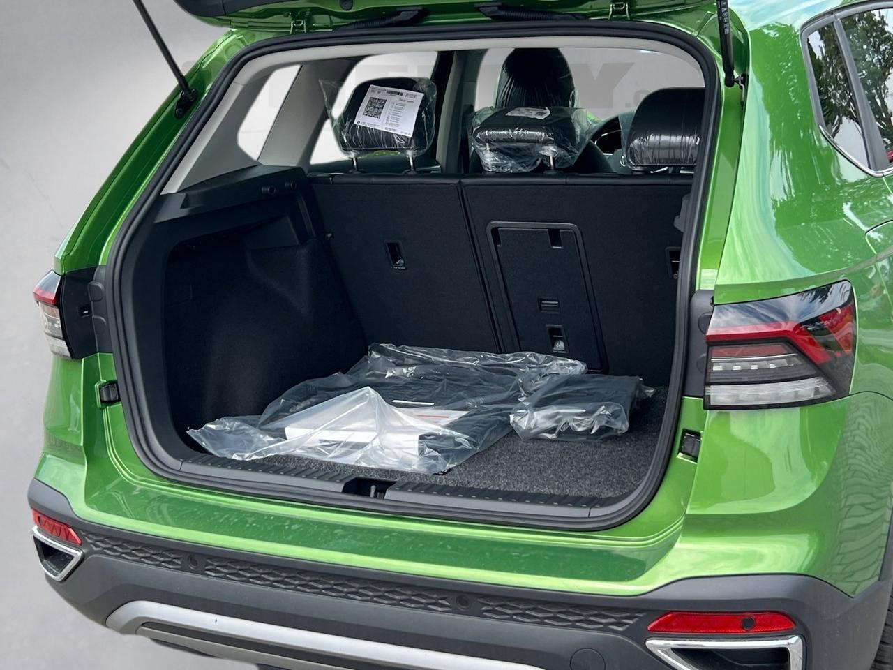 2025 Volkswagen Taos 1.5T SEL Hagerstown MD