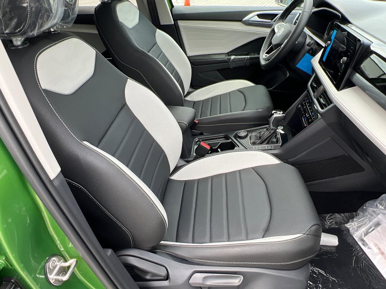 2025 Volkswagen Taos 1.5T SEL Hagerstown MD