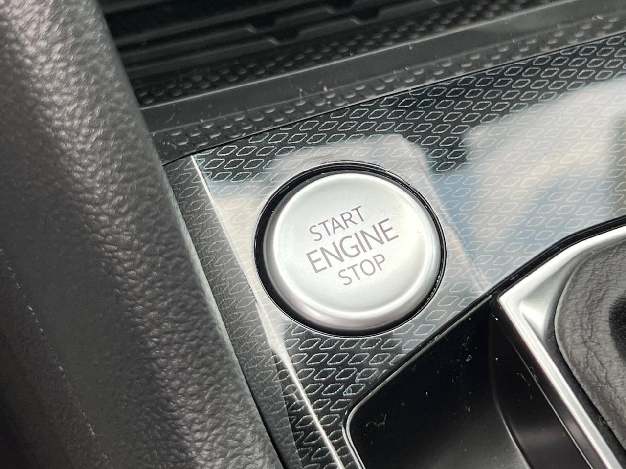 2025 Volkswagen Taos 1.5T SEL Hagerstown MD