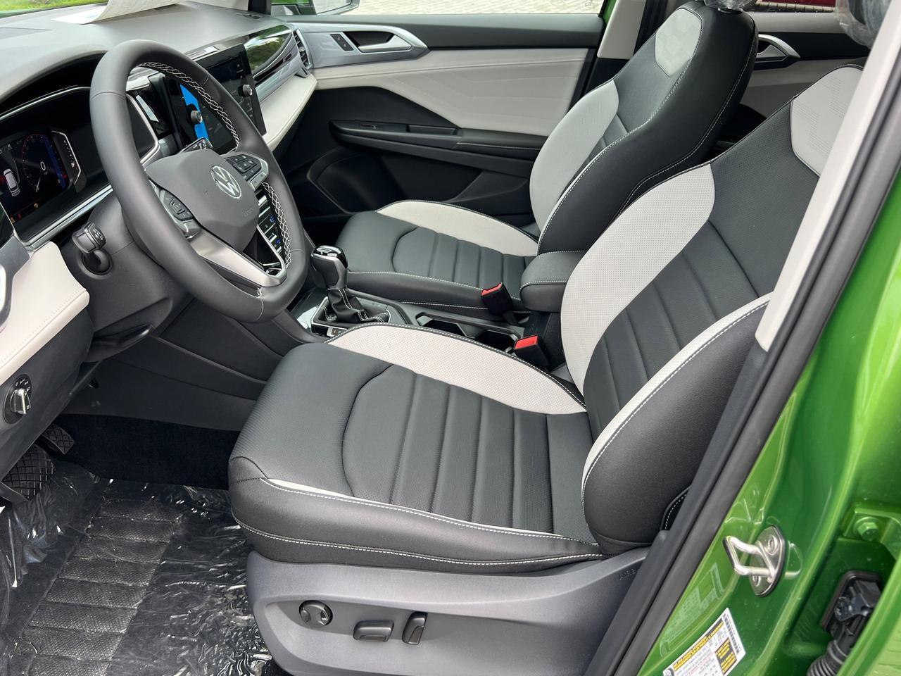 2025 Volkswagen Taos 1.5T SEL Hagerstown MD