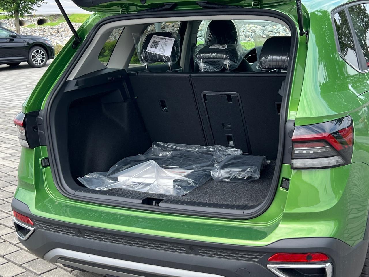 2025 Volkswagen Taos 1.5T SEL Hagerstown MD