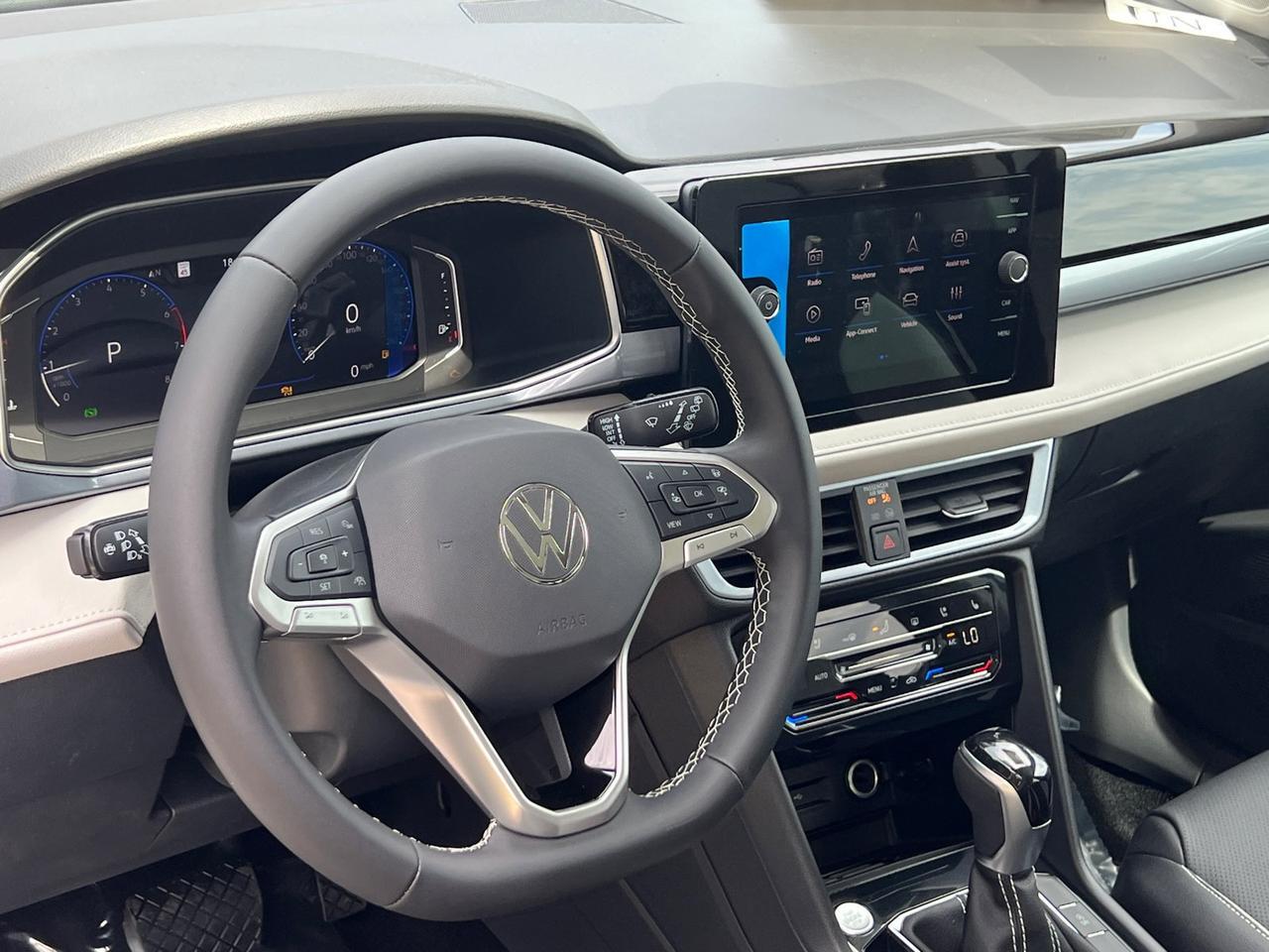 2025 Volkswagen Taos 1.5T SEL Hagerstown MD