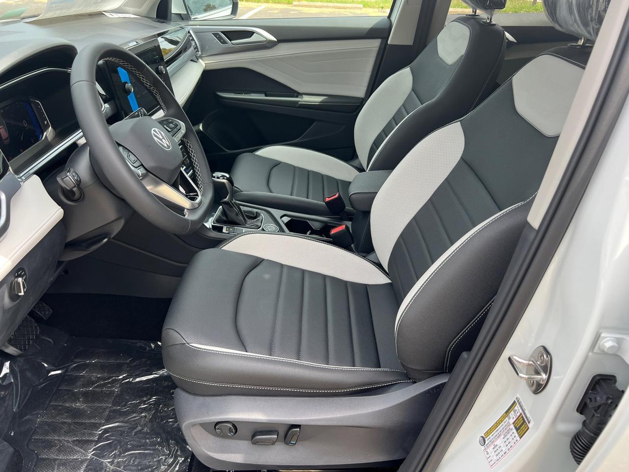 2025 Volkswagen Taos 1.5T SEL Hagerstown MD