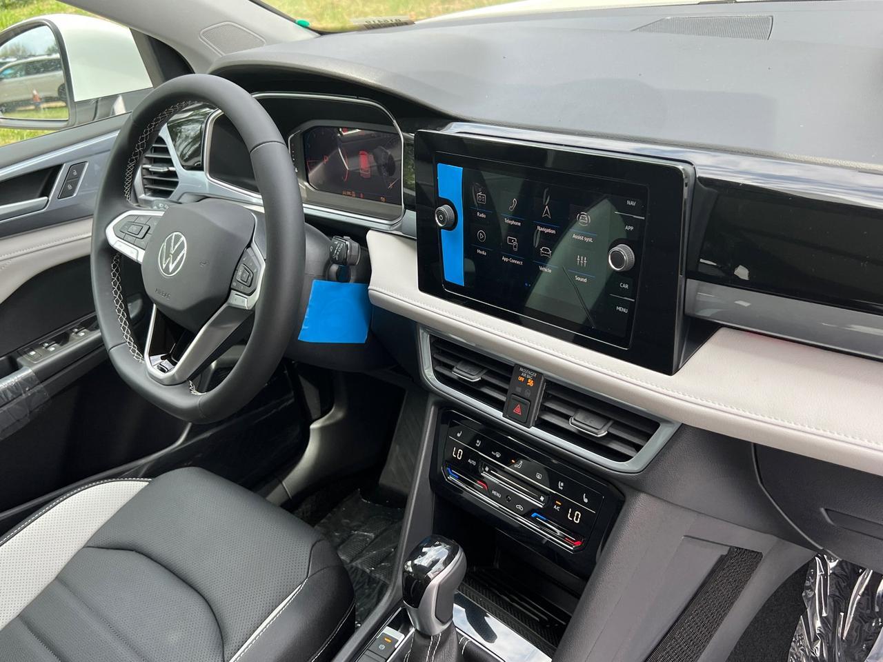 2025 Volkswagen Taos 1.5T SEL Hagerstown MD