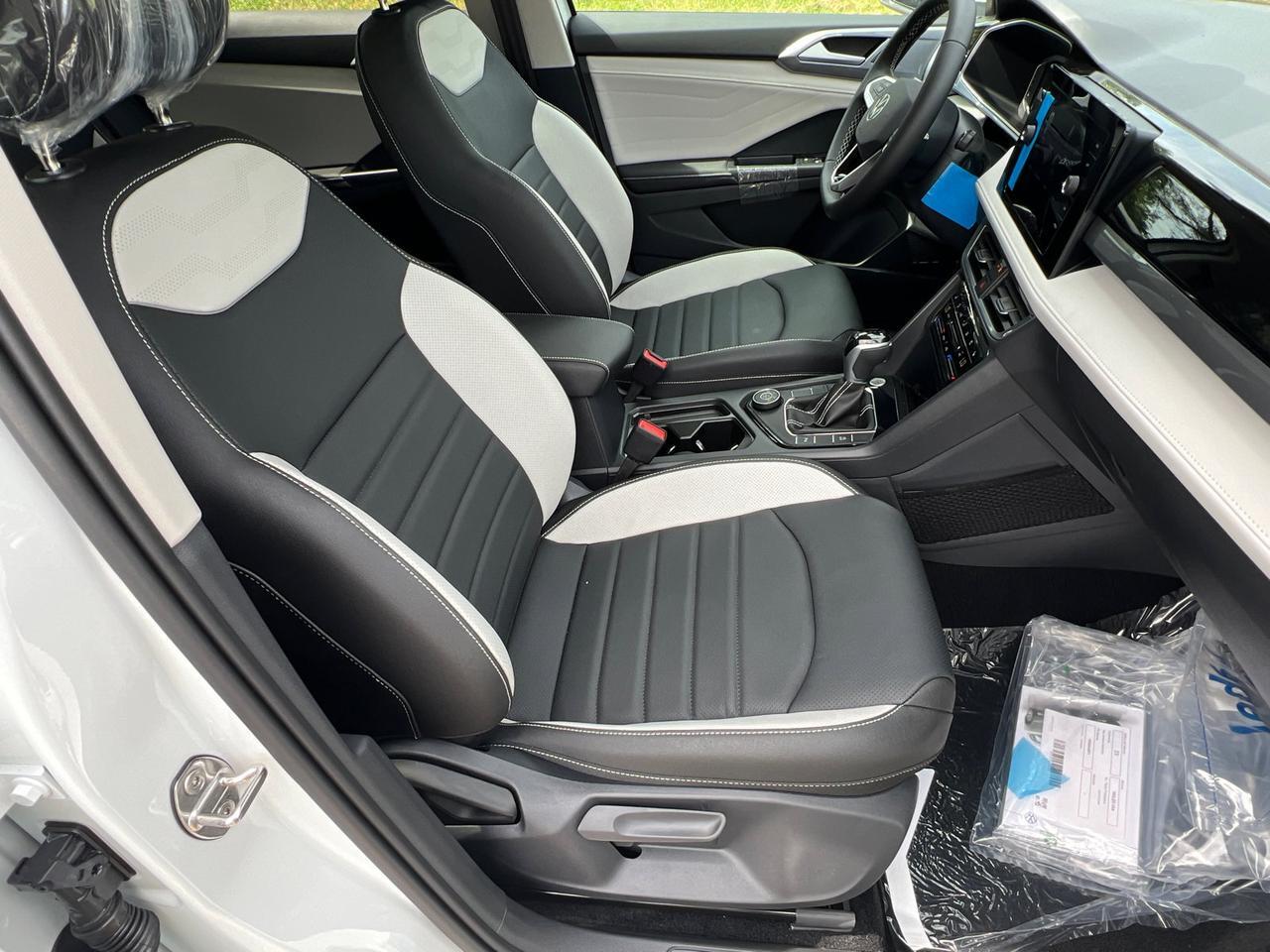 2025 Volkswagen Taos 1.5T SEL Hagerstown MD