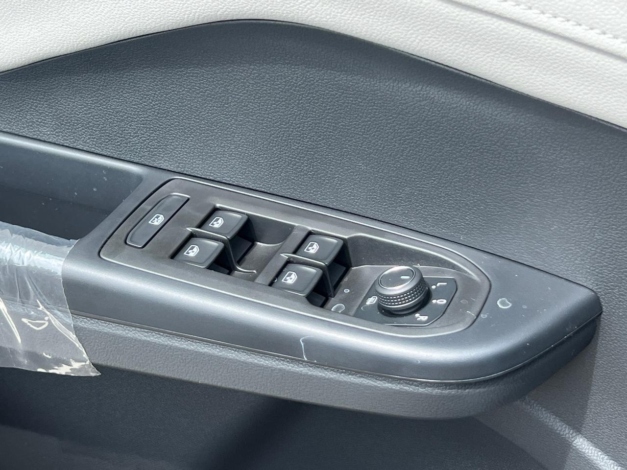 2025 Volkswagen Taos 1.5T SEL Hagerstown MD