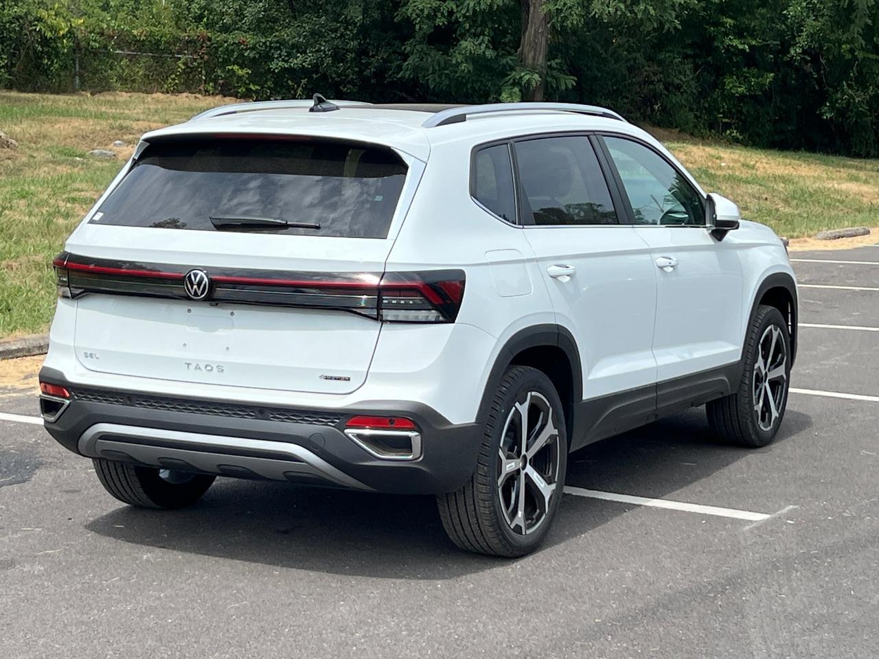 2025 Volkswagen Taos 1.5T SEL Hagerstown MD