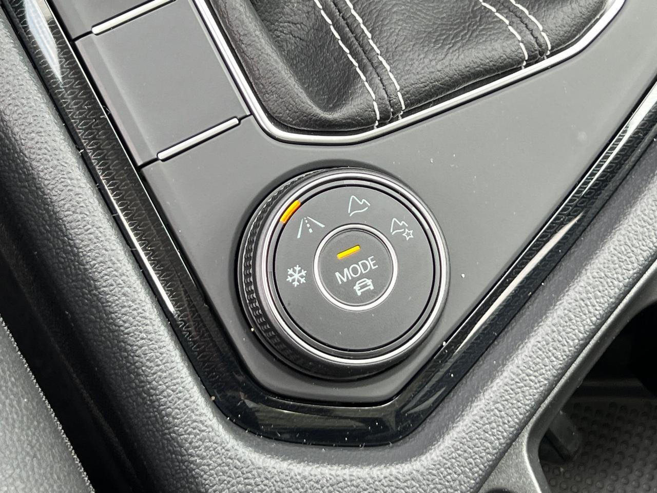 2025 Volkswagen Taos 1.5T SEL Hagerstown MD