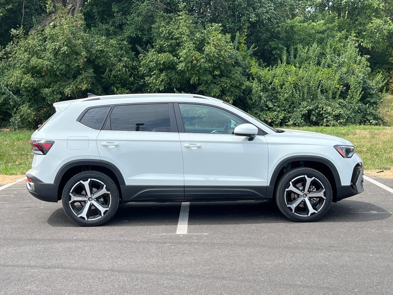 2025 Volkswagen Taos 1.5T SEL Hagerstown MD