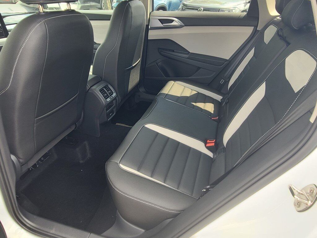 2025 Volkswagen Taos 1.5T SEL Springfield VA