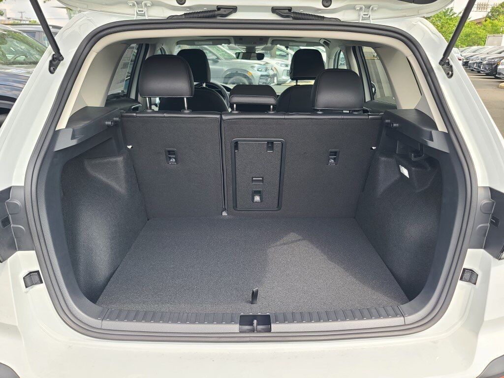 2025 Volkswagen Taos 1.5T SEL Springfield VA
