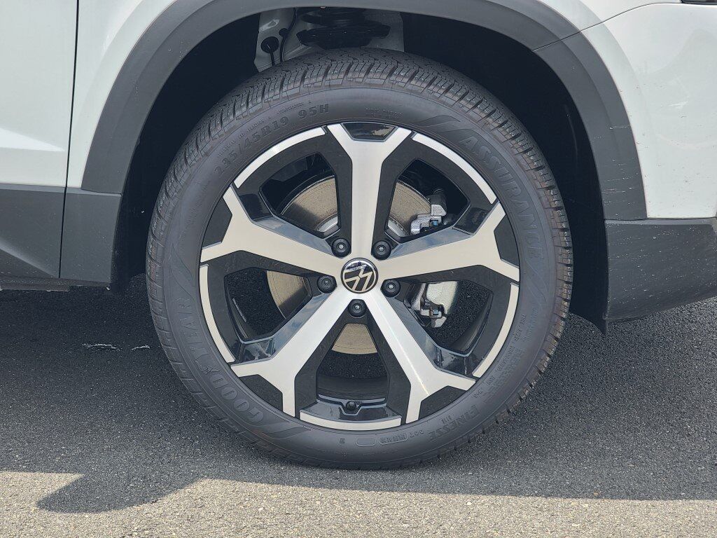 2025 Volkswagen Taos 1.5T SEL Springfield VA