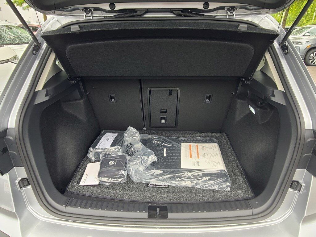 2025 Volkswagen Taos 1.5T SEL Springfield VA