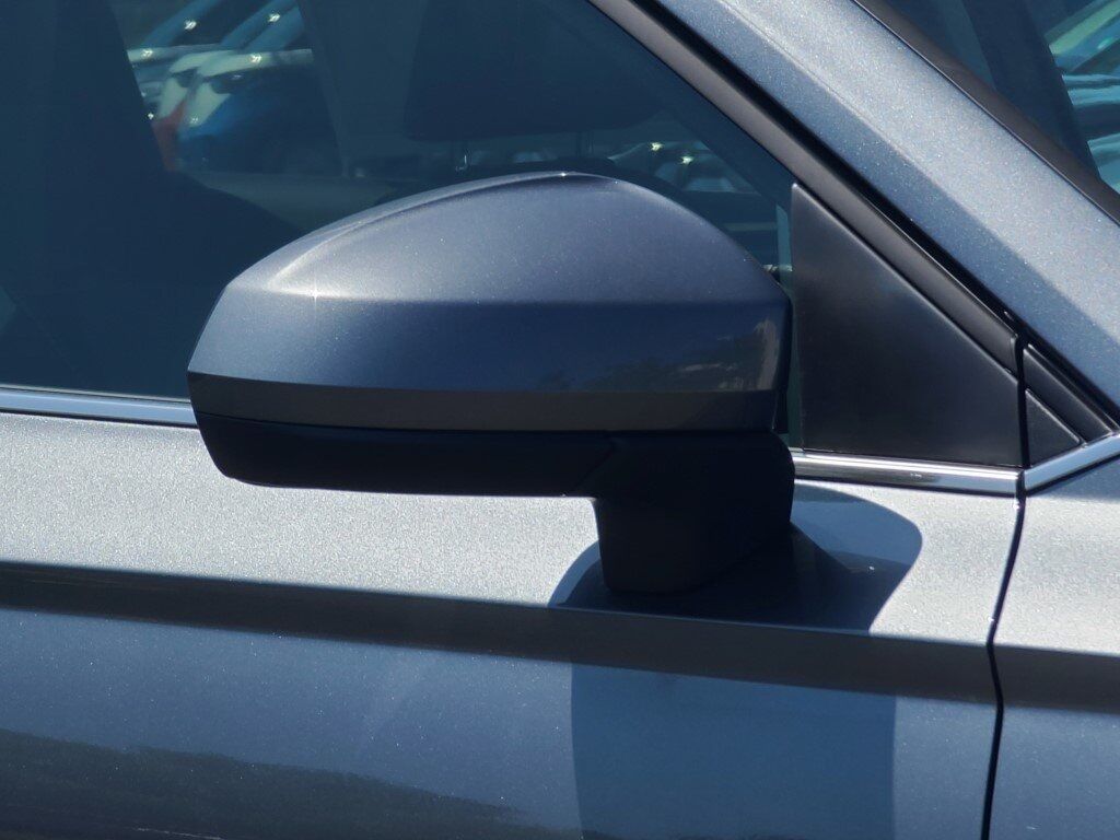 2025 Volkswagen Taos 1.5T SEL Springfield VA