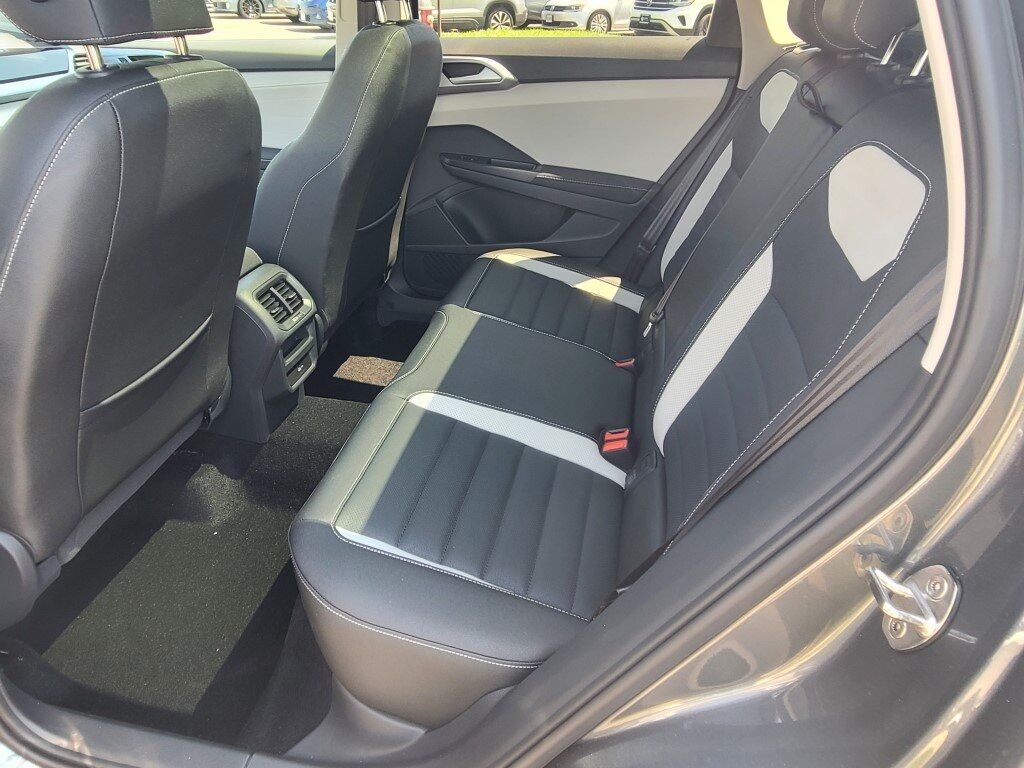 2025 Volkswagen Taos 1.5T SEL Springfield VA