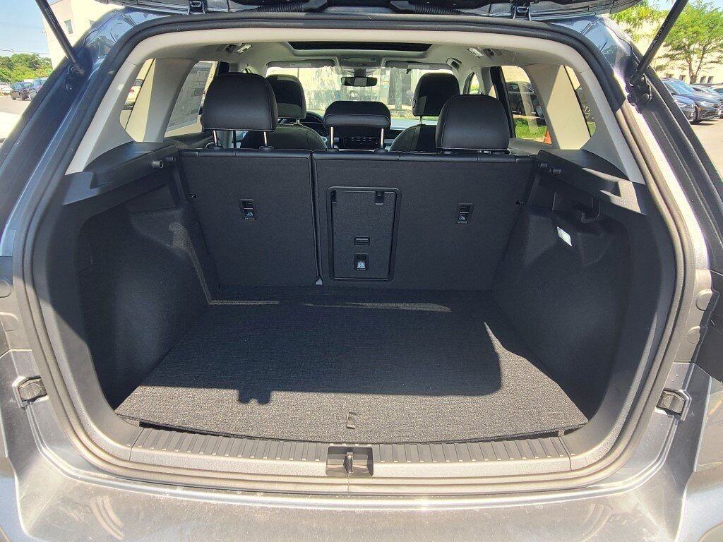 2025 Volkswagen Taos 1.5T SEL Springfield VA