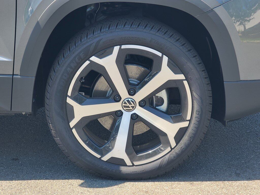 2025 Volkswagen Taos 1.5T SEL Springfield VA