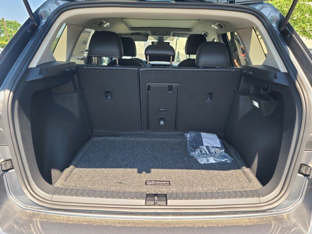 2025 Volkswagen Taos 1.5T SEL Springfield VA
