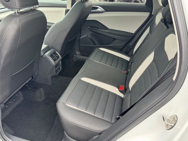 2025 Volkswagen Taos 1.5T SEL Springfield VA