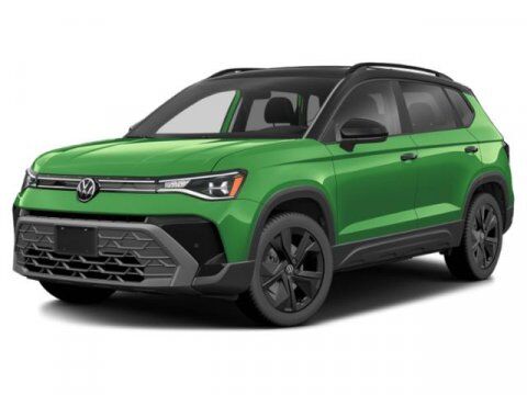 2025 Volkswagen Taos SE Black Oshkosh WI