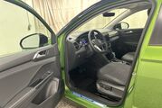 2025 Volkswagen Taos SE Black Oshkosh WI