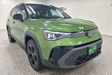 2025 Volkswagen Taos SE Black