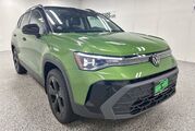 2025 Volkswagen Taos SE Black Oshkosh WI