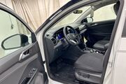 2025 Volkswagen Taos SE Black Oshkosh WI