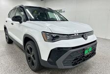 2025 Volkswagen Taos SE Black