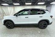 2025 Volkswagen Taos SE Black Oshkosh WI