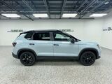 2025 Volkswagen Taos SE Black Oshkosh WI