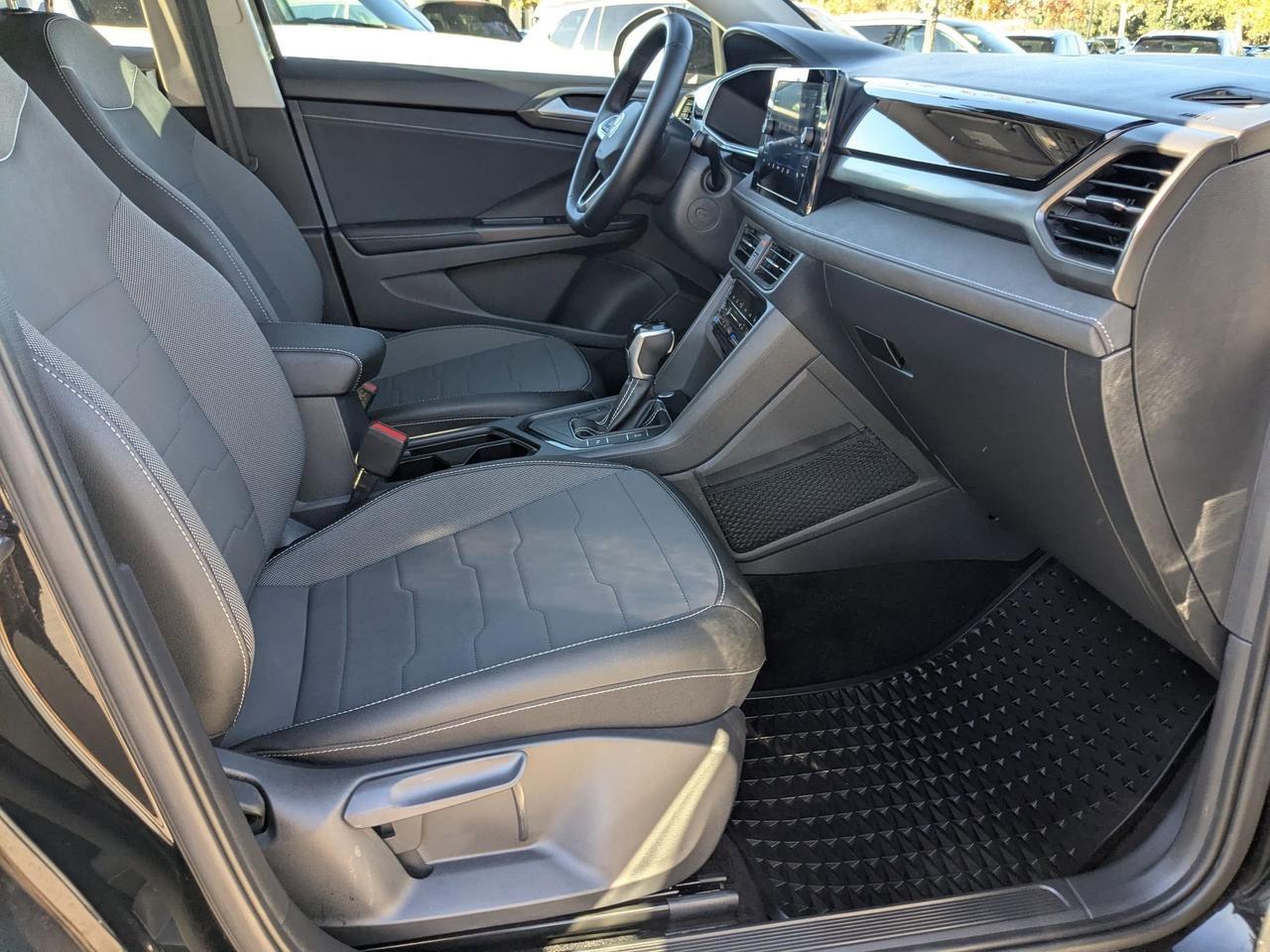 2025 Volkswagen Taos SE Black San Antonio TX