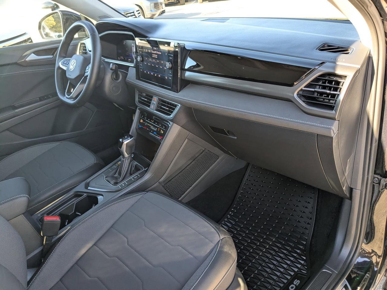 2025 Volkswagen Taos SE Black San Antonio TX