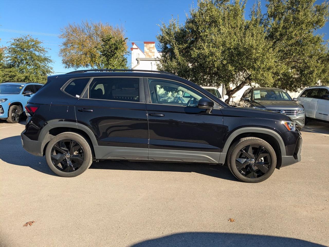 2025 Volkswagen Taos SE Black