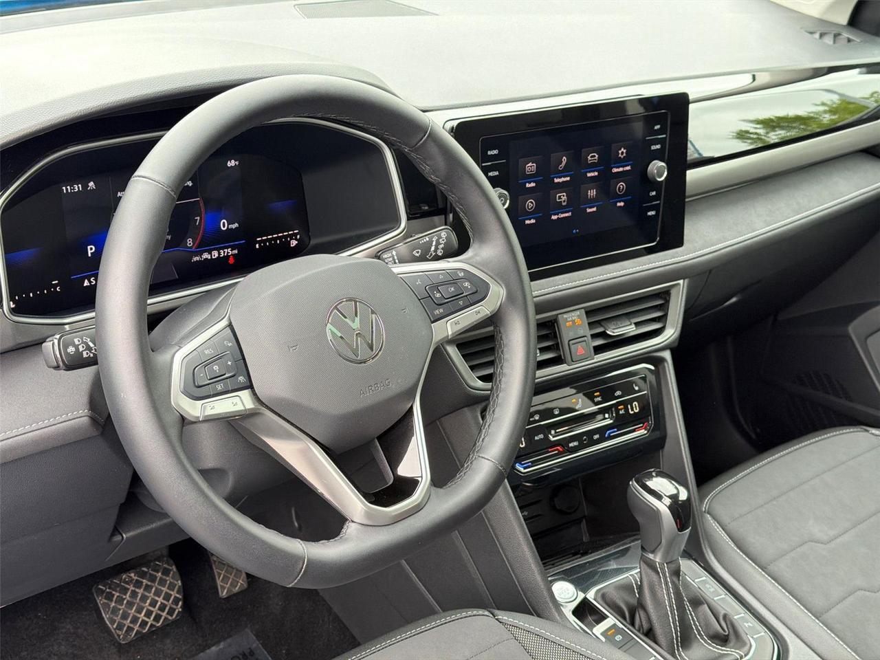 2025 Volkswagen Taos SE Black Hagerstown MD