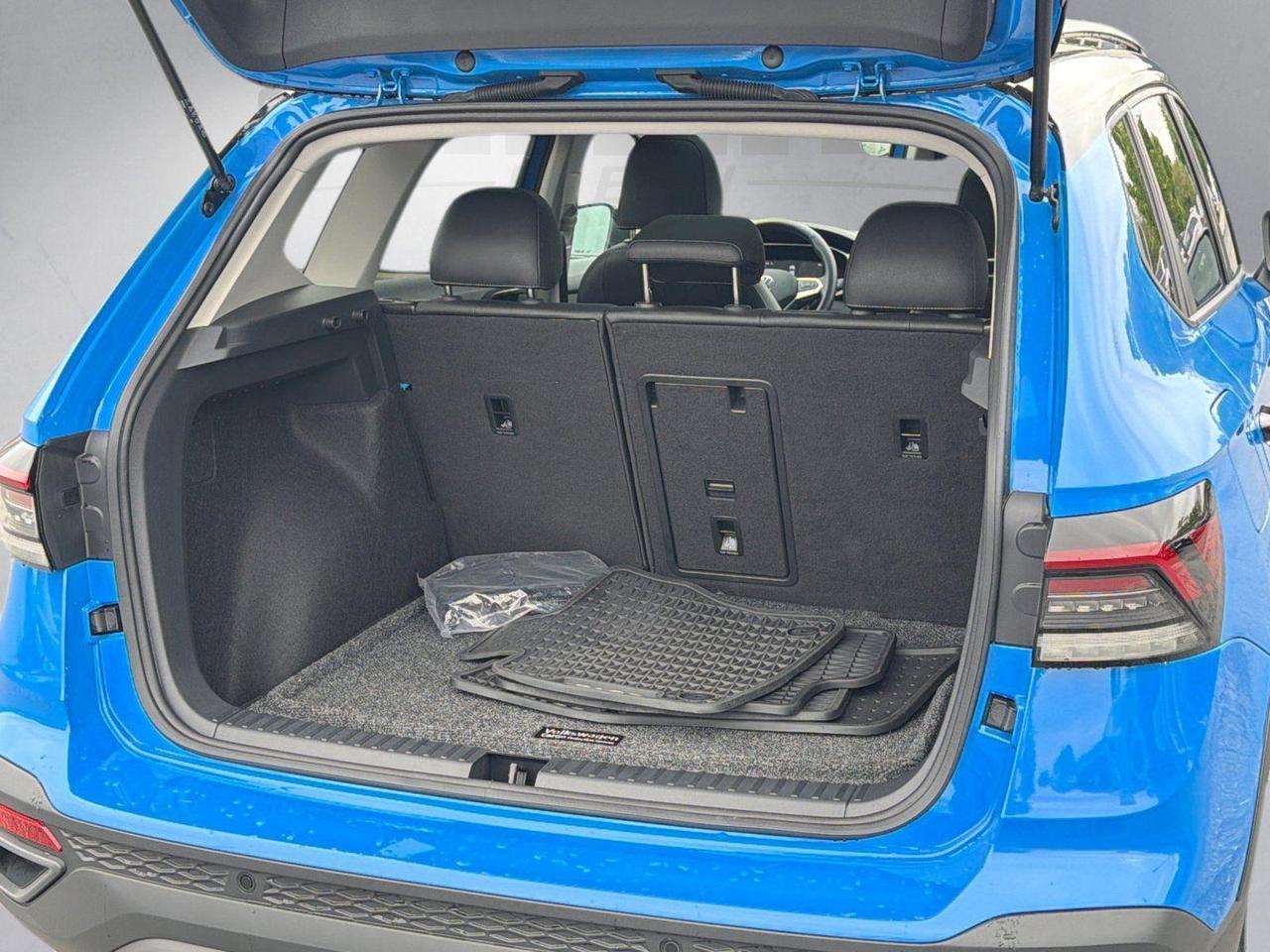 2025 Volkswagen Taos SE Black Hagerstown MD