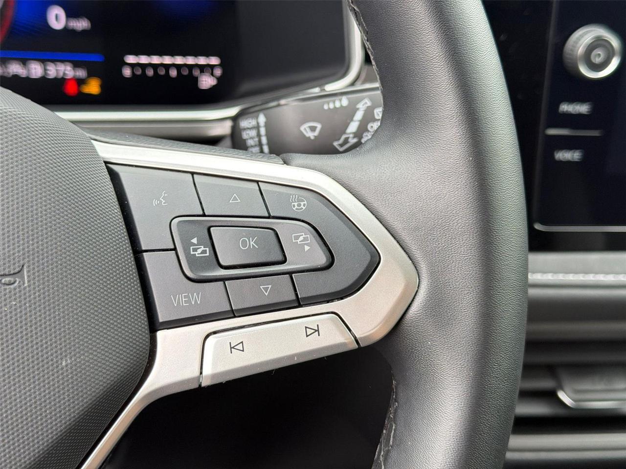 2025 Volkswagen Taos SE Black Hagerstown MD