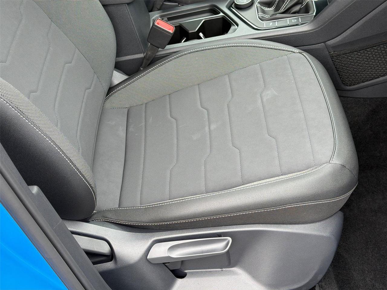 2025 Volkswagen Taos SE Black Hagerstown MD