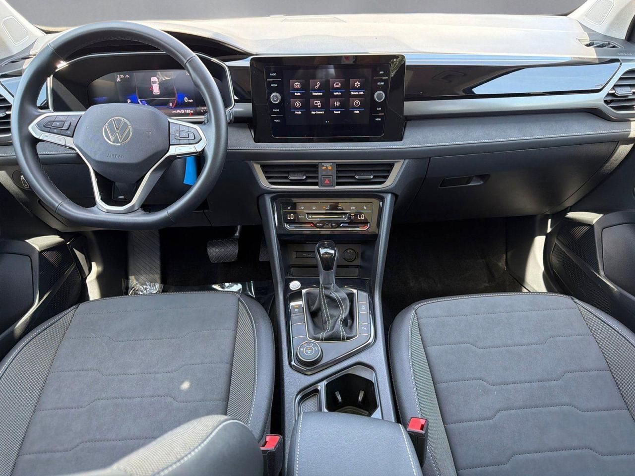 2025 Volkswagen Taos SE Black Hagerstown MD