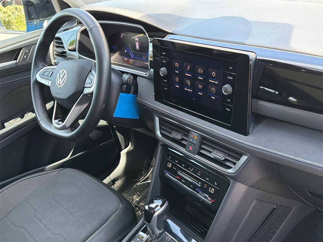 2025 Volkswagen Taos SE Black Hagerstown MD