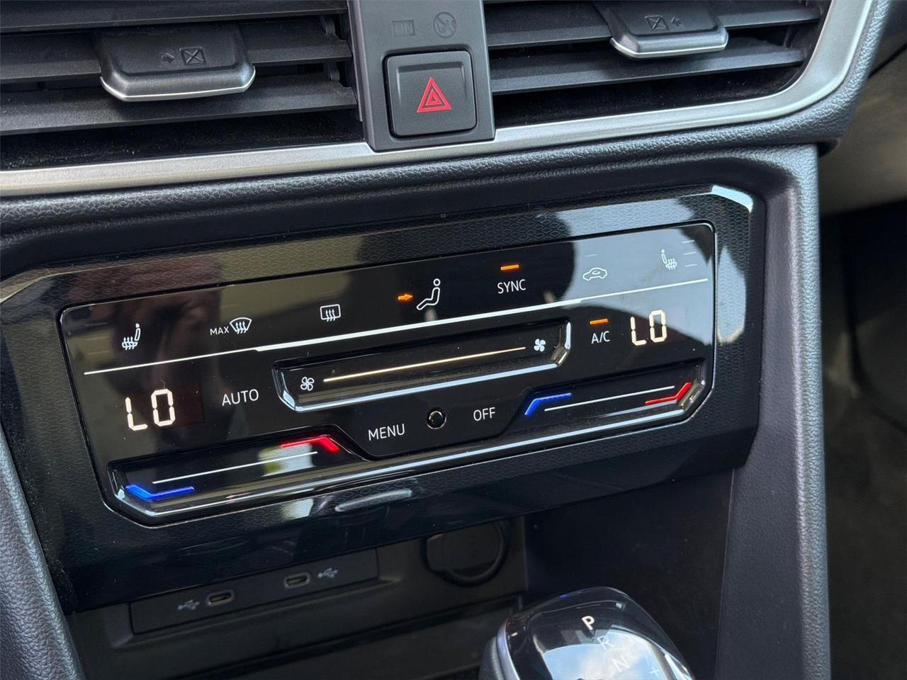 2025 Volkswagen Taos SE Black Hagerstown MD