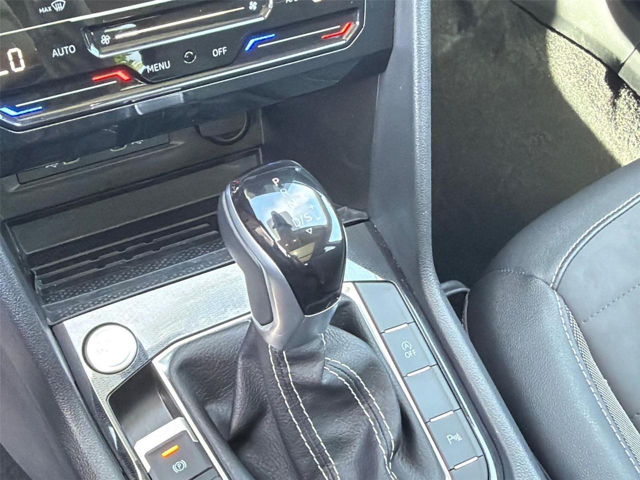 2025 Volkswagen Taos SE Black Hagerstown MD