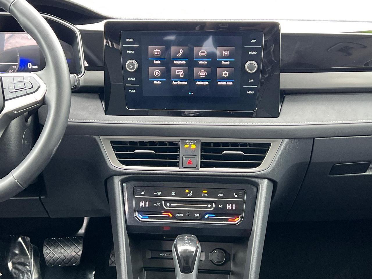 2025 Volkswagen Taos SE Black Hagerstown MD