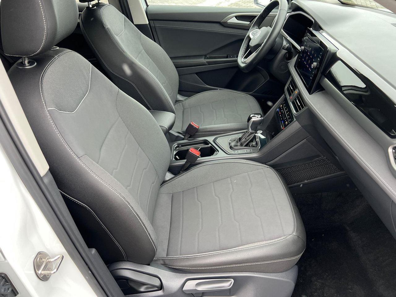 2025 Volkswagen Taos SE Black Hagerstown MD