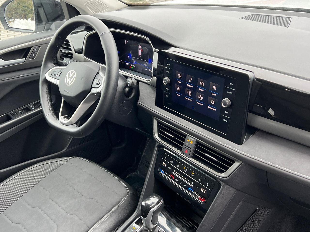 2025 Volkswagen Taos SE Black Hagerstown MD